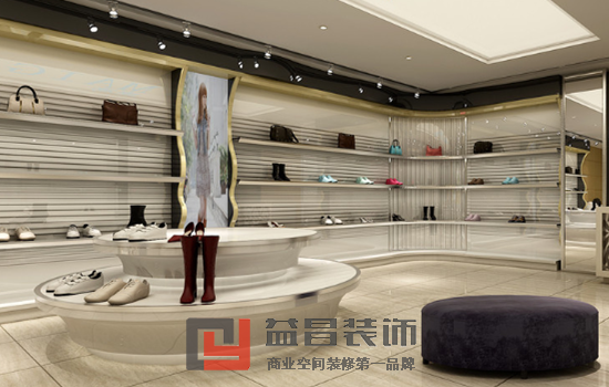 项目类型:时尚女鞋店装修 装修风格:时尚简约 案例说明:女人爱购物那是她的天性,而店面装修好与不好那是看能力。本女鞋店拥有整洁宽敞的店面空间,加上白色的墙面、透明的柜台鞋架,使得整个店面看起来简约而高端。单独的鞋台放着一只鞋子,一眼看过便能吸引顾客的目光。这样的设计也更加可以凸显出女性购物时地位的尊贵,很符合现代女性购物的想法。 更多装修资讯,更多装修疑问,欢迎您拨打我们的免费热线:400—016—1236咨询和了解。 浏览次数: 装修热线:0791-883556